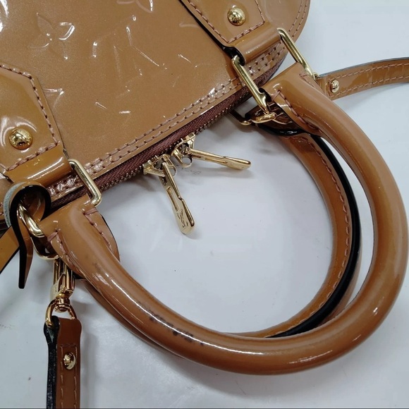 Louis Vuitton Bag- Alma BB Beige Vernis - Picture 9 of 15